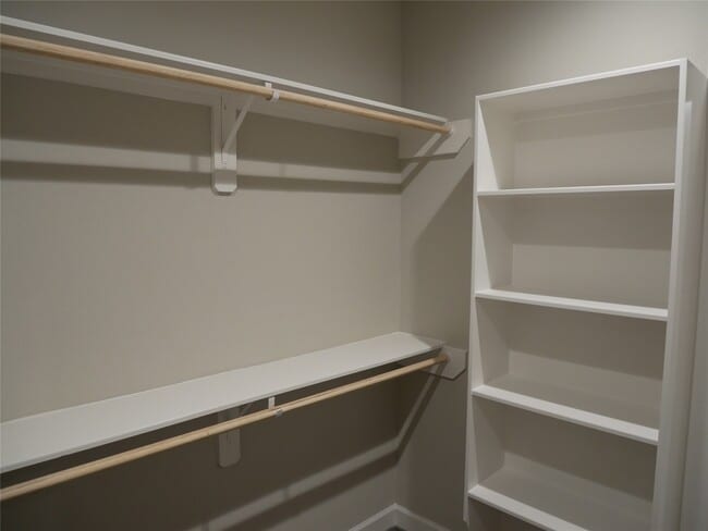 Building Photo - 1621 La Delle St