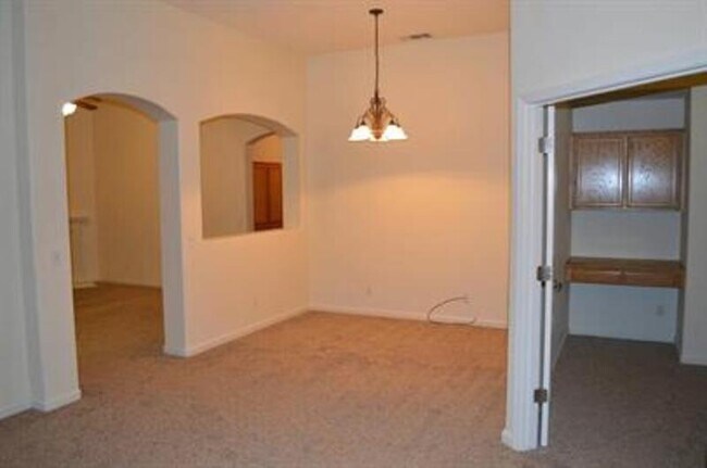 Building Photo - 2860 Blue Oak Ct