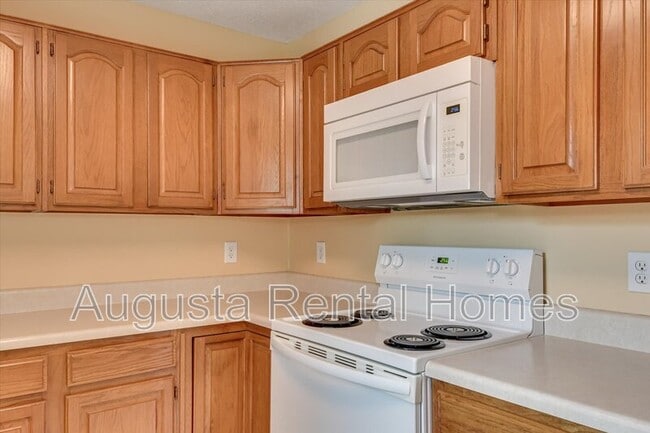 Building Photo - 106 Riverbend Dr