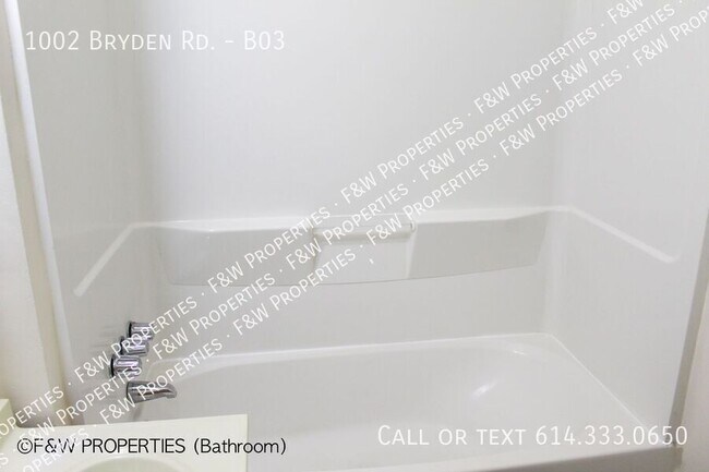 Building Photo - 1002 Bryden Rd