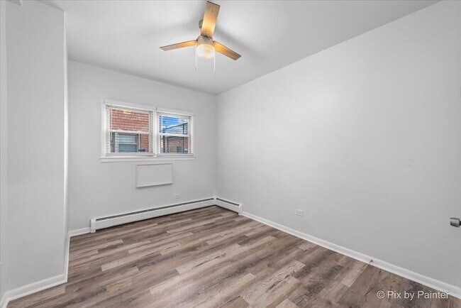 Building Photo - 7319 N Rogers Ave