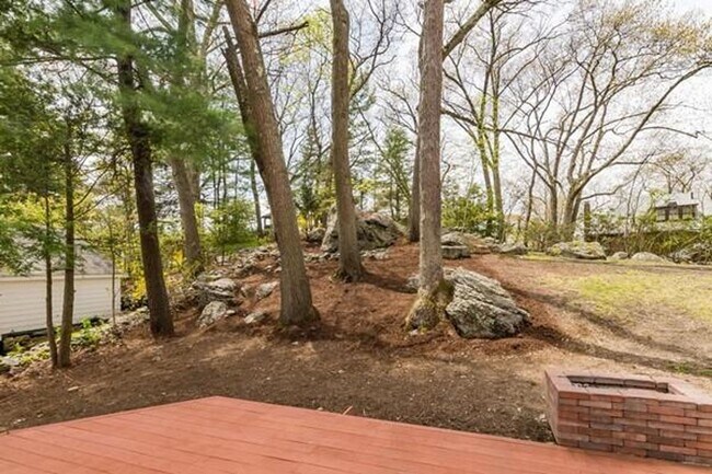 Building Photo - HOT NEWTON LISTING!!!