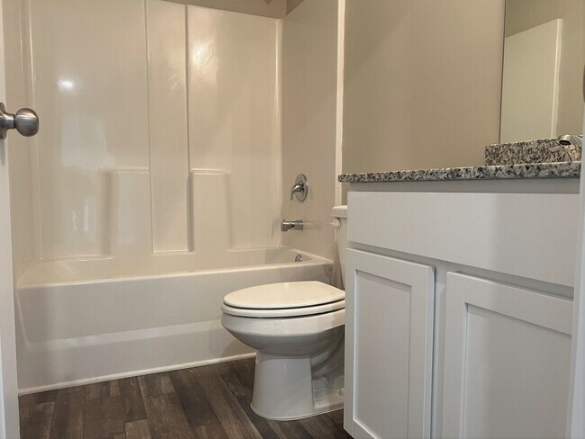 Building Photo - Wonderful Home in The Highlands