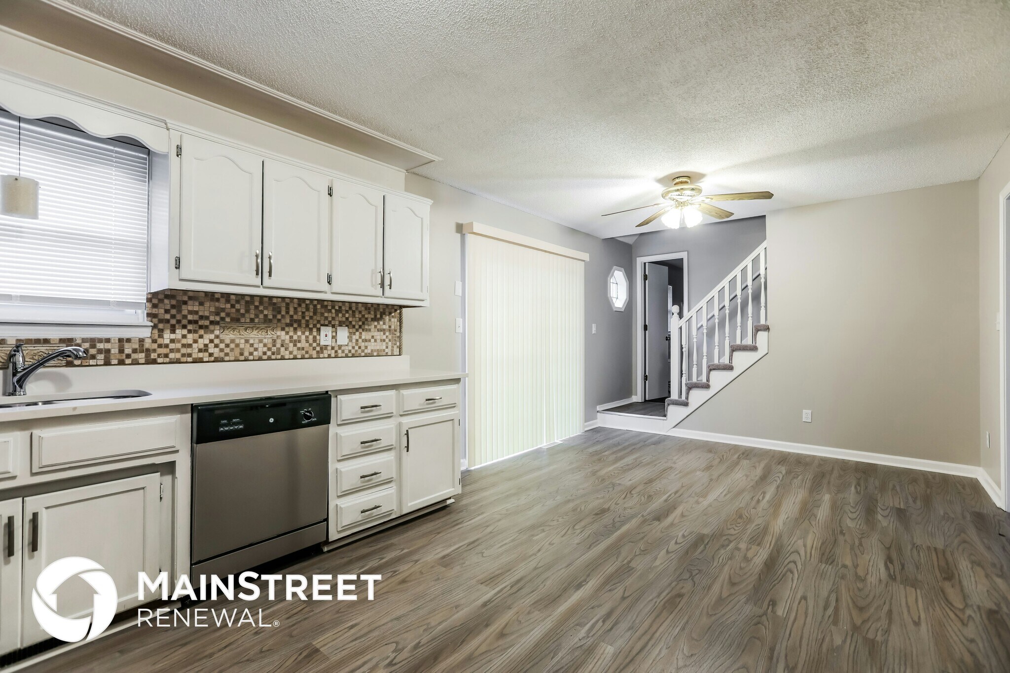 Building Photo - 11520 N Walnut St