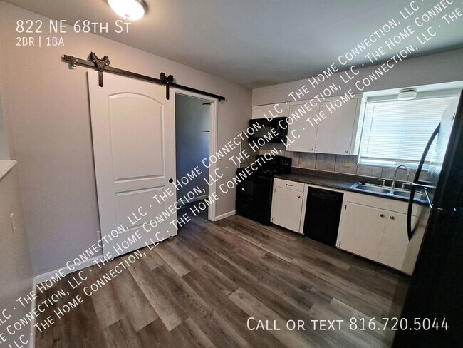Primary Photo - Recently Updated 2 Bed / 1 Bath Townhouse ...
