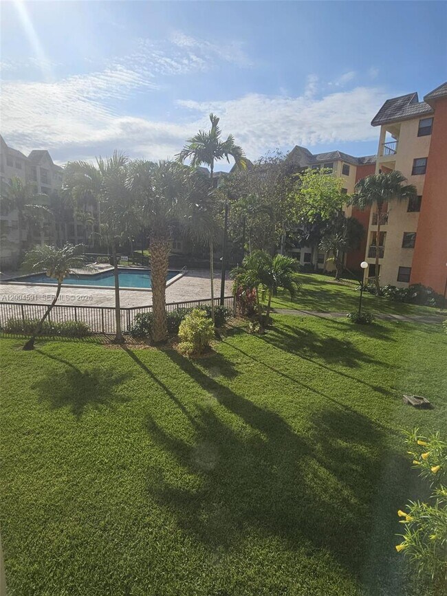 Building Photo - 8160 Geneva Ct