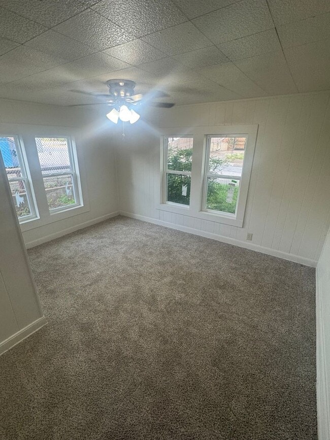 Building Photo - NEWLY RENOVATED - CHARMING 3/2 with STORAGE UNIT and COVERED PARKING