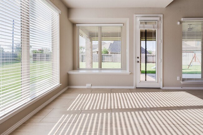 Building Photo - 1330 Watercrest Park Ln