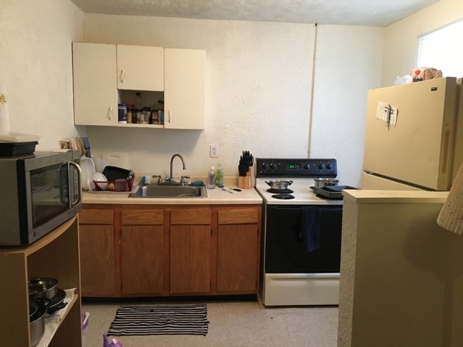 Kitchen - Birmingham Taylor Apartments