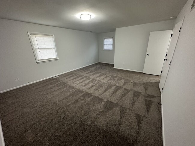 Master Bedroom 24x16 - 1682 Park Rd