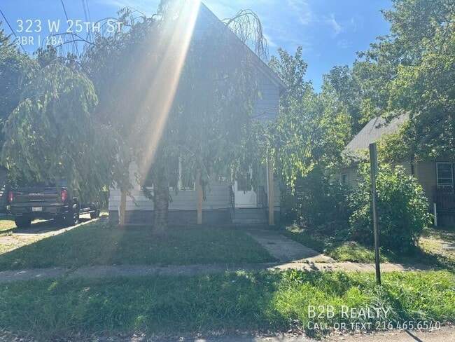 Building Photo - 323 W 25th St