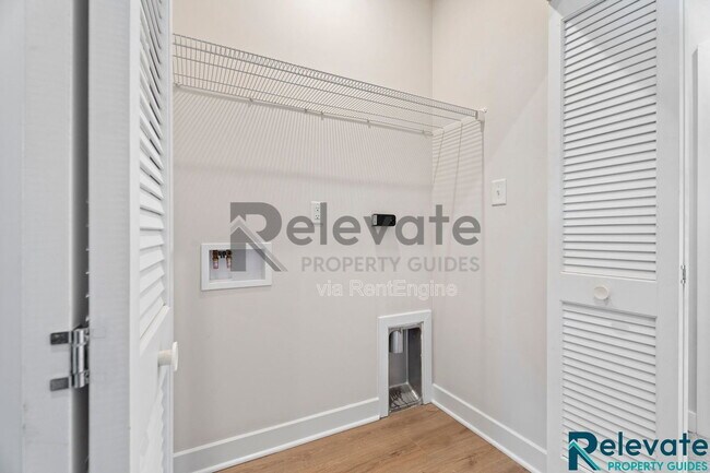 Building Photo - 2008 Old Manchester St