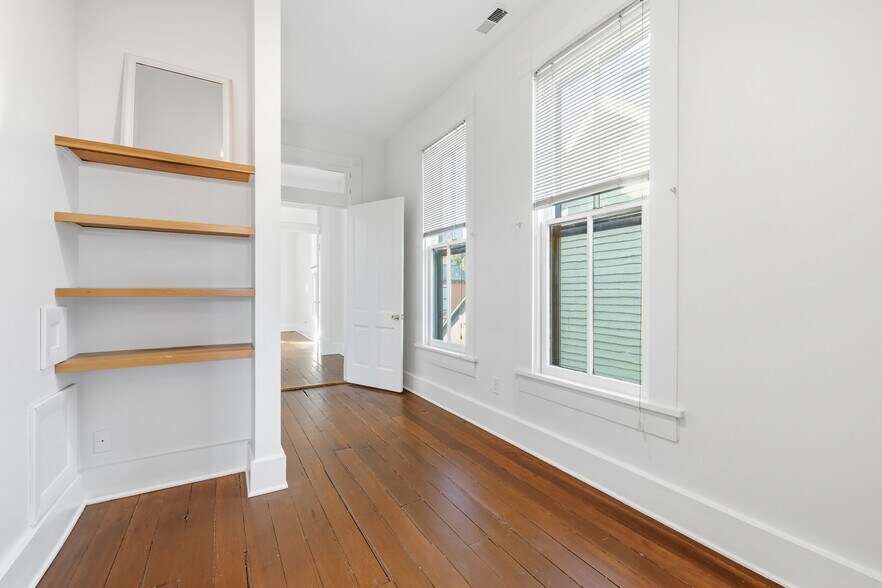 Building Photo - 312 N College Ave