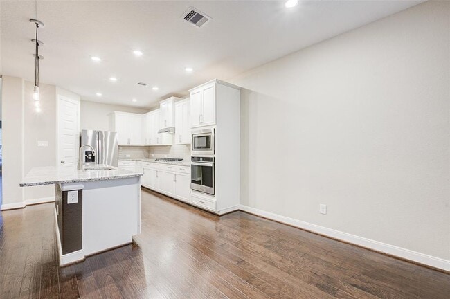 Building Photo - 14017 Northline Lake Dr
