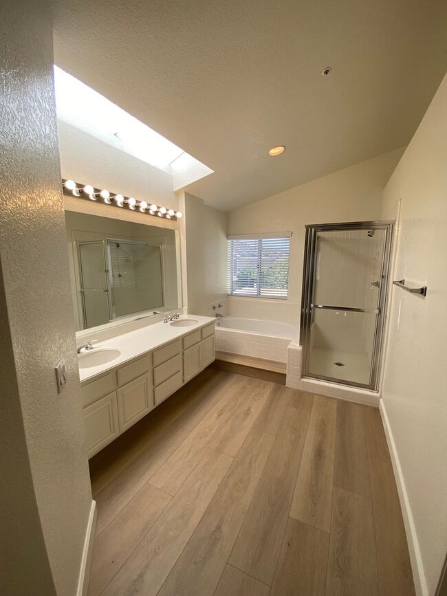 Building Photo - Very Spacious 3 Bedroom, 2.5 Bathroom House For Rent in Buena Park-Lots of Recent Upgrades!