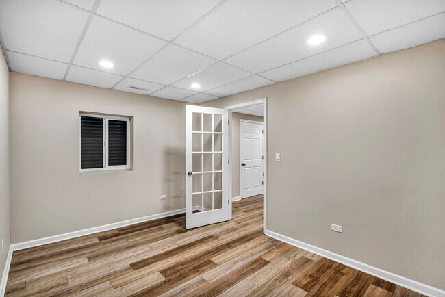 Building Photo - 2241 Avalon Ct S
