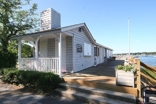 Building Photo - 16 Baywater Dr