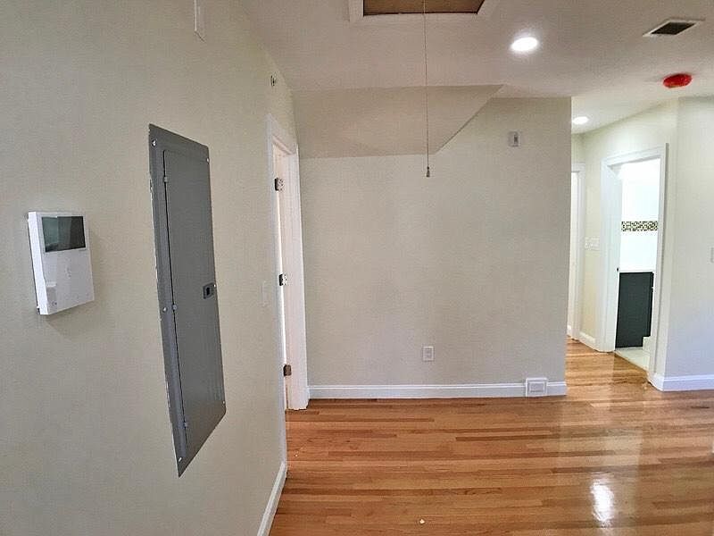 Hallway - 12 Harris St