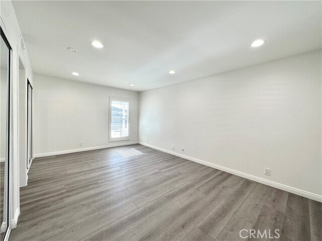 Building Photo - 54 Gillman St