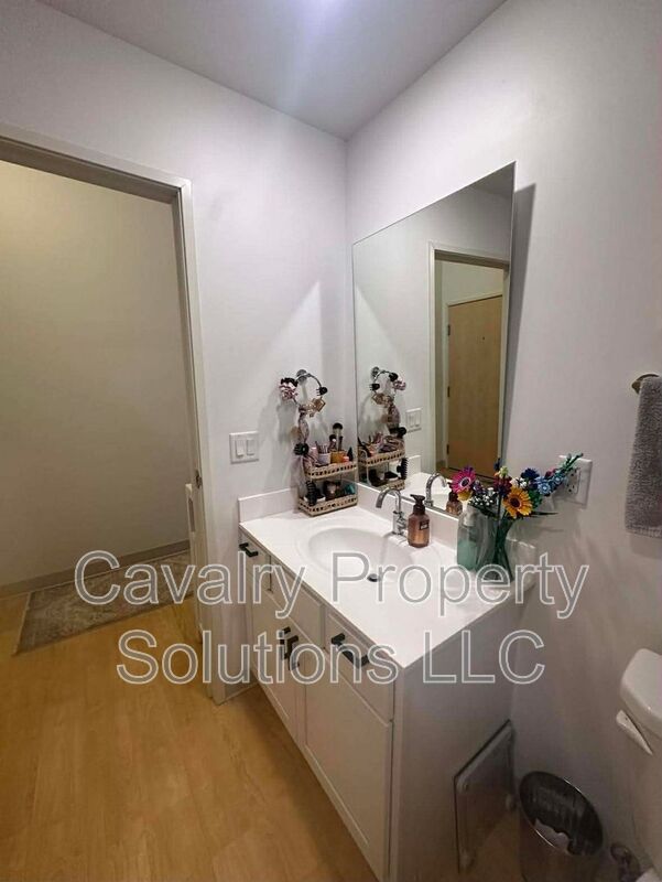 Building Photo - 1831 W Michigan St