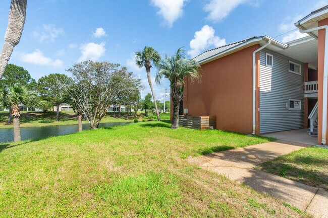 Building Photo - 4000 Gulf Terrace Dr