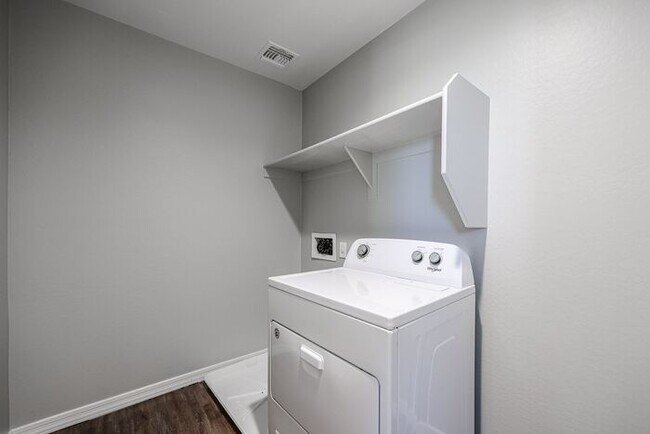 Building Photo - Home in Litchfield Park at Canyon Views! 5...