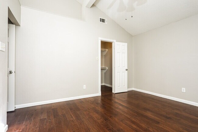 Building Photo - 4624 Goldrock Dr