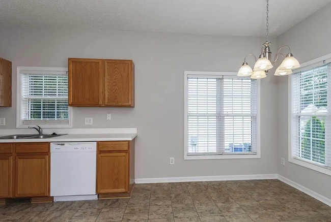 Building Photo - 3 Bedroom Ranch Near NCSU