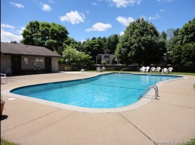 Building Photo - 808 Twin Circle Dr