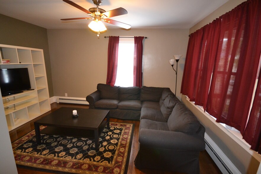 Building Photo - 105 Radcliffe Ave