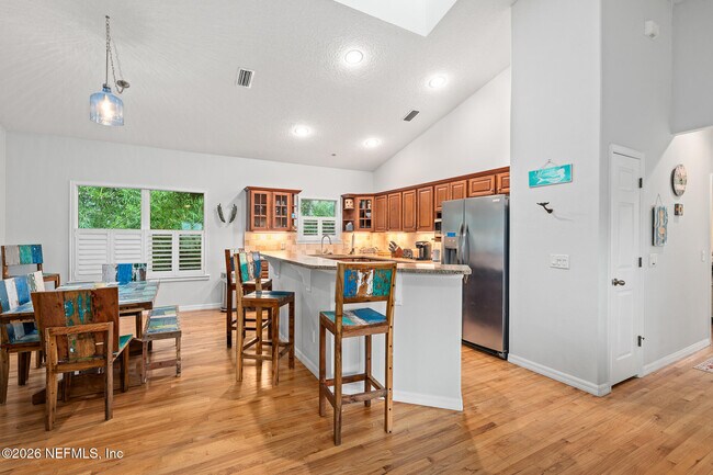 Building Photo - 1708 Castile St