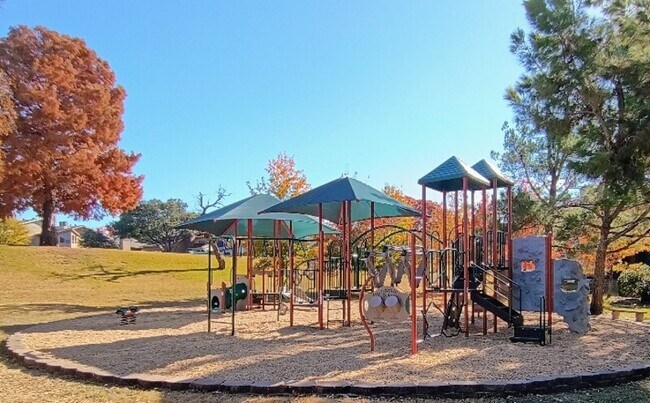 Building Photo - 2986 Buttonwood Dr