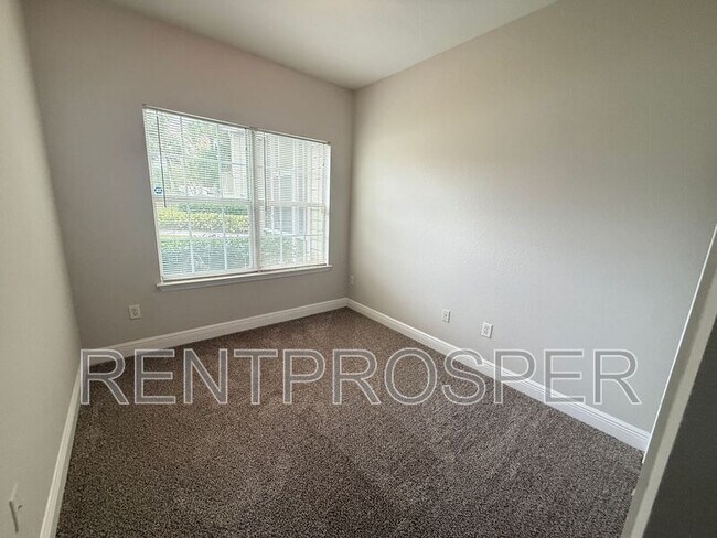 Building Photo - 3725 S Lake Orlando Pkwy