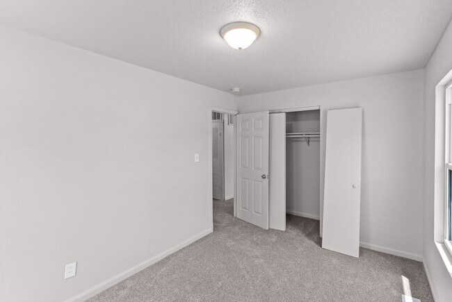 Building Photo - 47 St Henry Dr
