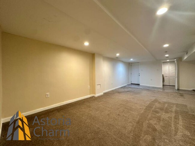 Building Photo - Spacious 3BR/2BA Home with Finished Baseme...