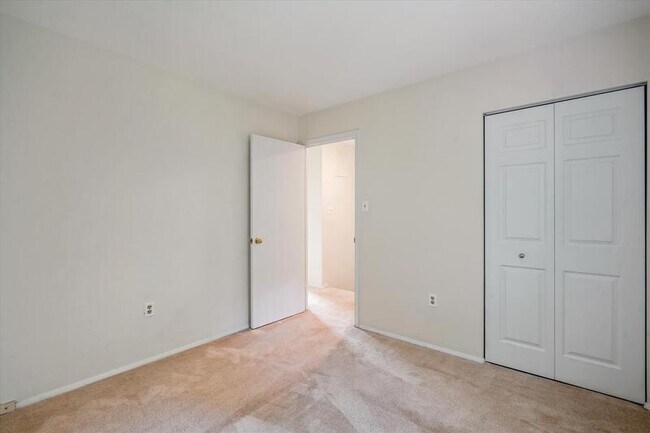 Building Photo - 11403 Bronzedale Dr