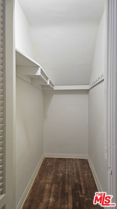 Building Photo - 1022 S Norton Ave