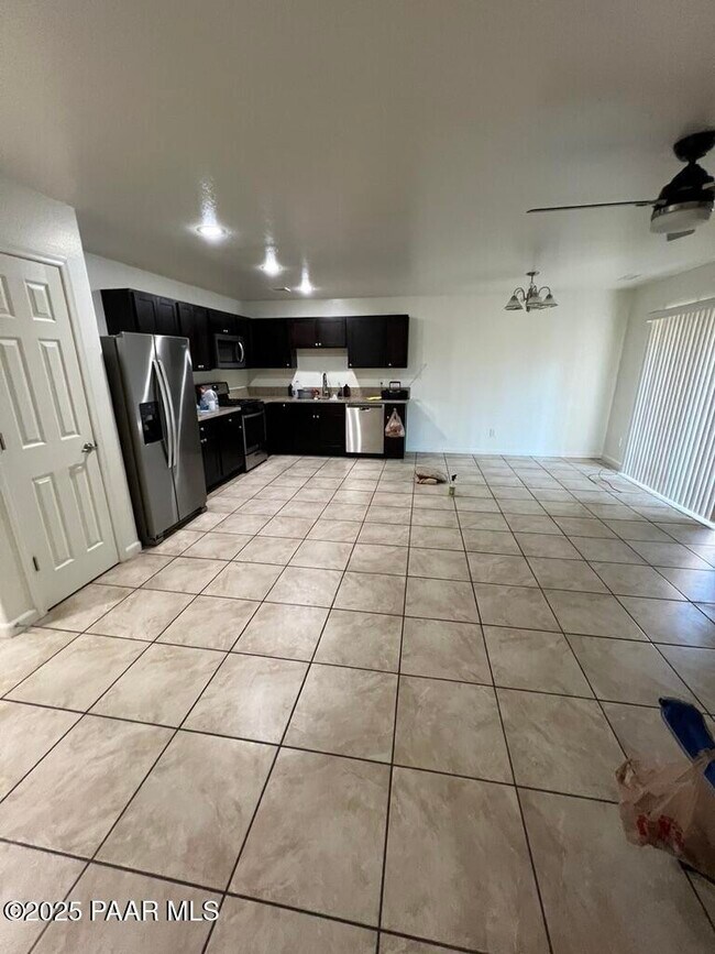 Building Photo - 9545 E Magma Dr