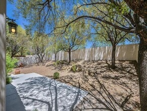 Building Photo - Luxury living in guard gated Resort Villas...