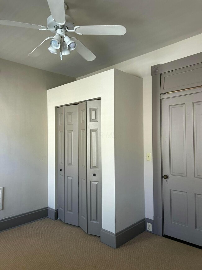 Building Photo - 118 E Kossuth St