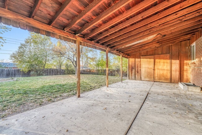 Building Photo - $2,495.00, 3-bedroom, 2 bathroom home in C...