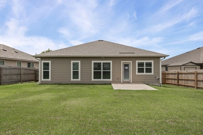 Building Photo - Move-In Ready! 3 Bed, 2Ba Home in Westfiel...