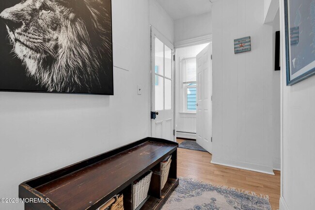 Building Photo - 903 C St