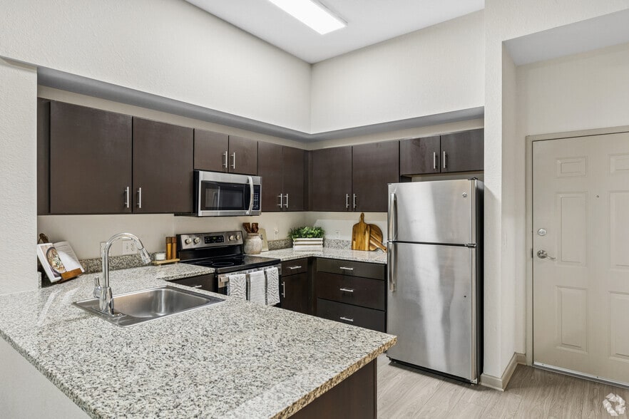 Verona - 1BR, 1BA - 840SF - Kitchen - Compson Place Apartments