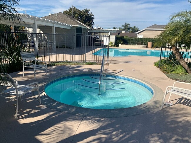 Building Photo - OCEAN VIEW Home in the gated Community of ...