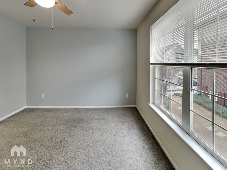 Building Photo - 3872 S Dallas St