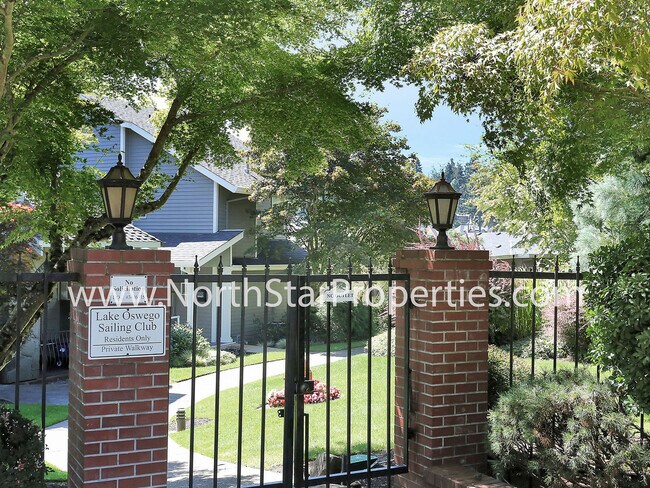 Building Photo - Truly Amazing and Rare Furnished Lake Oswego Cabana.