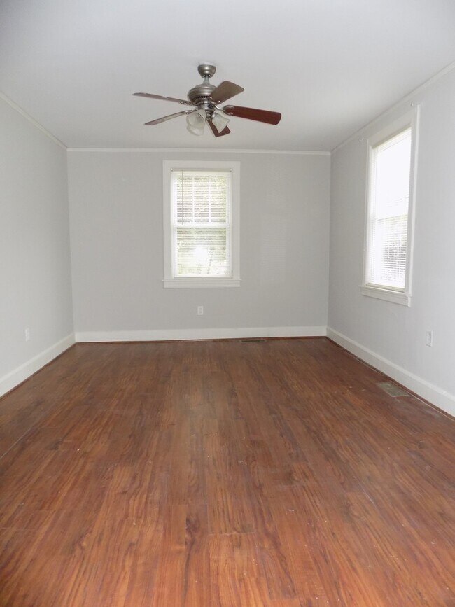 Building Photo - 3850 Capers Ave