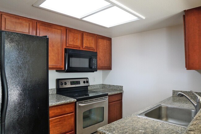 Building Photo - 43376 Cook St