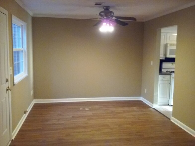 Building Photo - 6415 Meadow Rue Dr